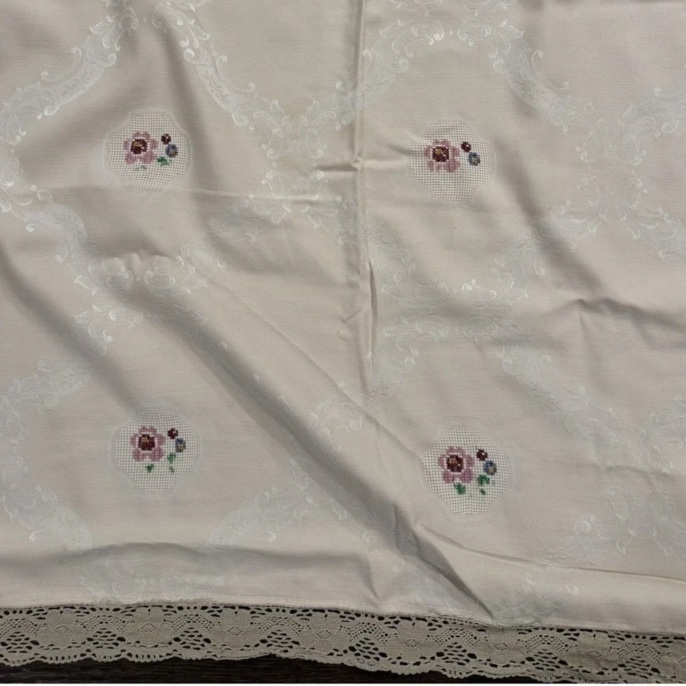 Vintage Pink‎ Embroidered Crochet Lace Damask Tablecloth Square 64